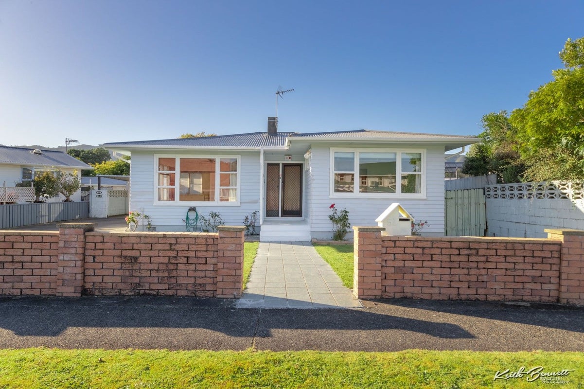 51 Holyoake Crescent, Avalon, Lower Hutt - Carousel 2