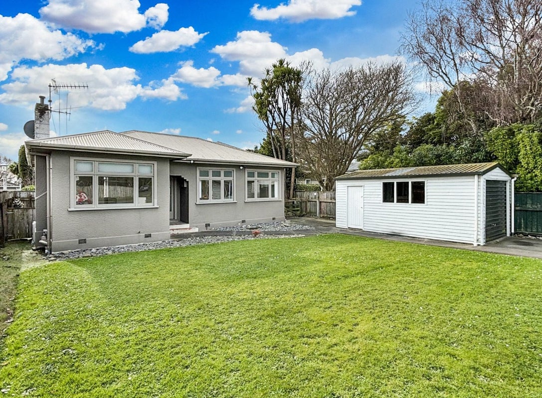 321 College Street, West End, Palmerston North - Carousel 1