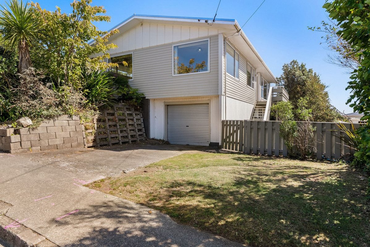 6 Link Road, Newlands, Wellington - Carousel 1