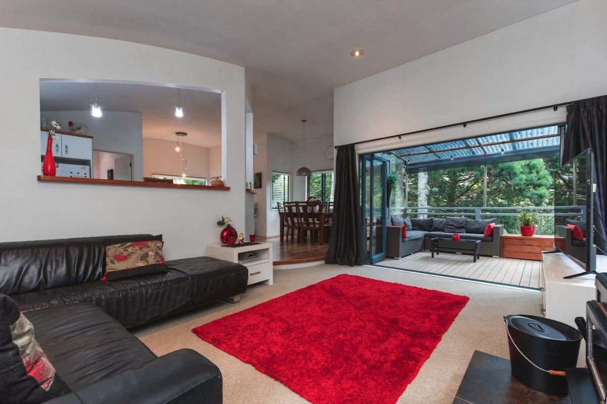 220 Woodlands Park Road, Titirangi, Auckland - Carousel 2