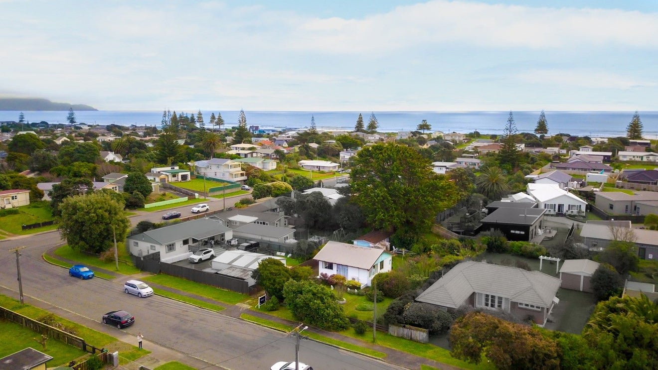 21 Mahoe Street, Otaki Beach, Otaki - Carousel 20