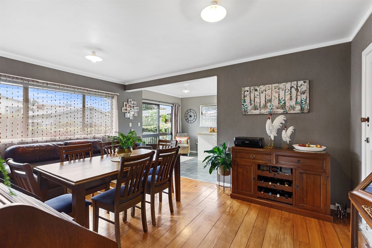 10A Watling Street, Gate Pa, Tauranga - Carousel 1