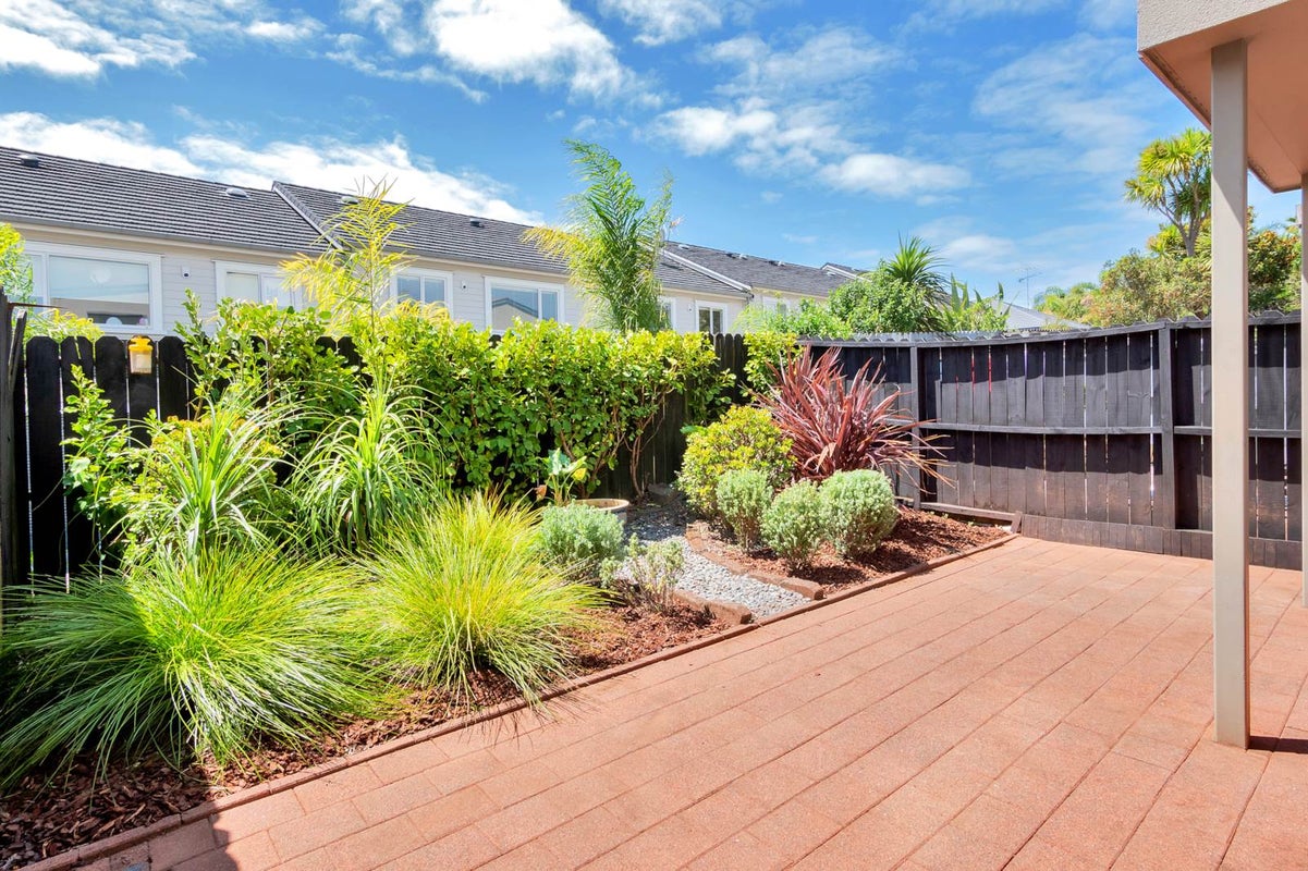 3/70 Fernhill Way, Oteha, Auckland - Carousel 1