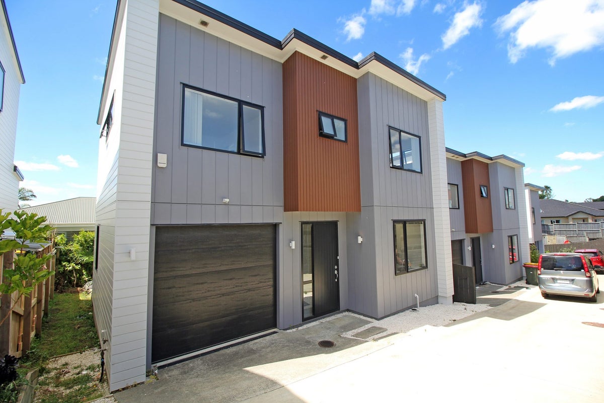 21B Andrew Road, Howick, Auckland - Carousel 1