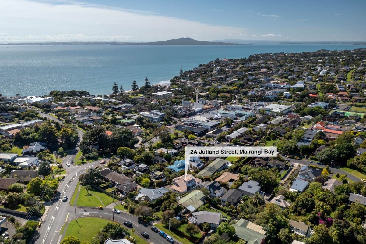 2/2 Jutland Street, Mairangi Bay, Auckland - Carousel 2