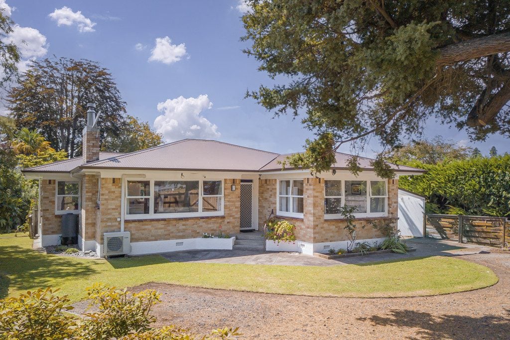 6 Bracken Street, Leamington, Cambridge - Carousel 1