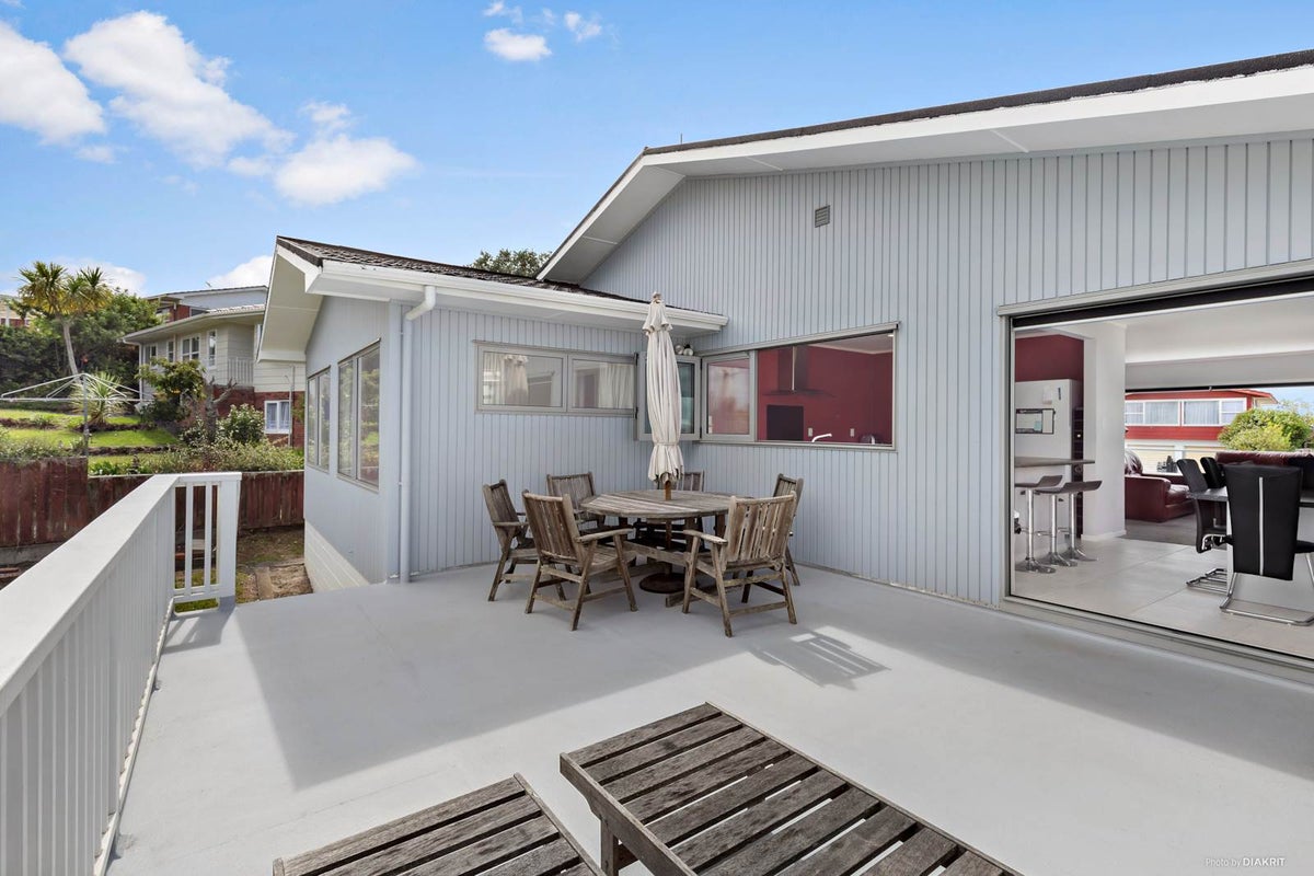13 Chelsea View Drive, Chatswood, Auckland - Carousel 1