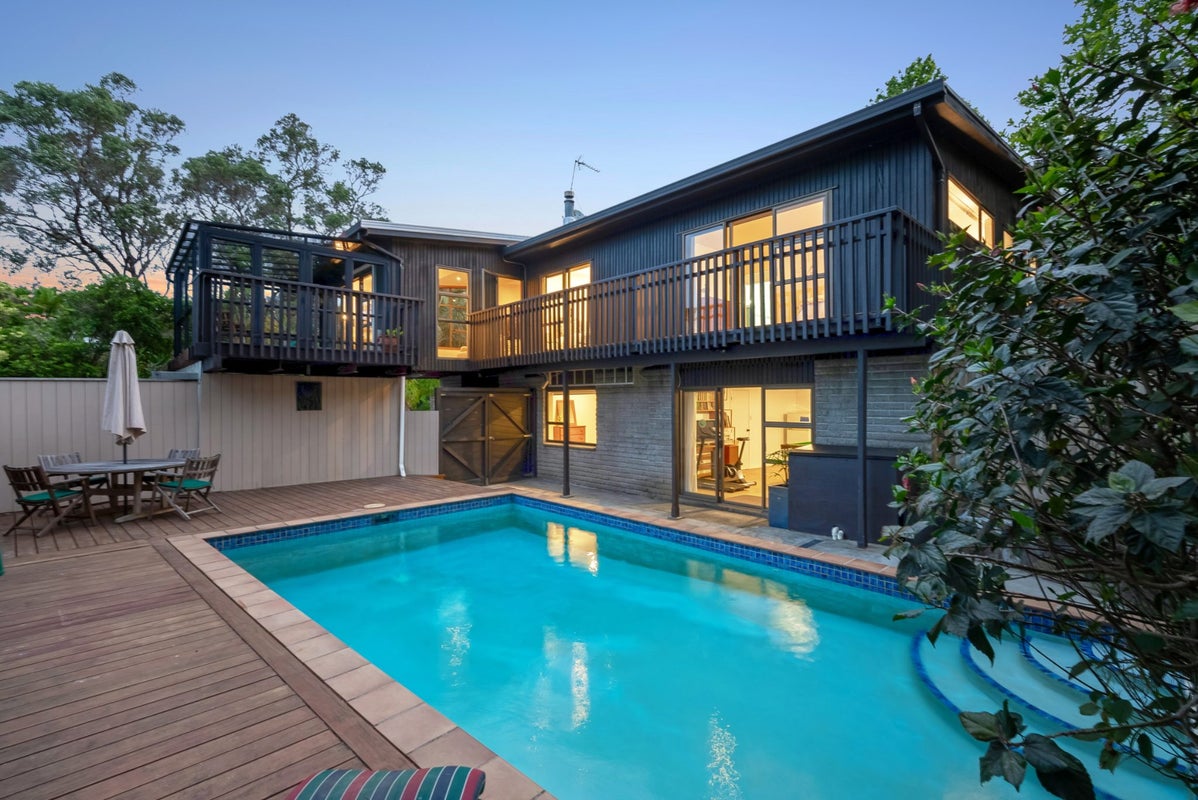 97A Hinemoa Street, Birkenhead, Auckland - Carousel 1