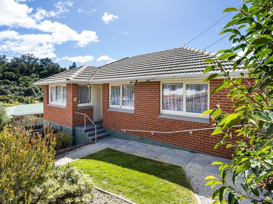 90 Brockville Road, Glenross, Dunedin - Carousel 1