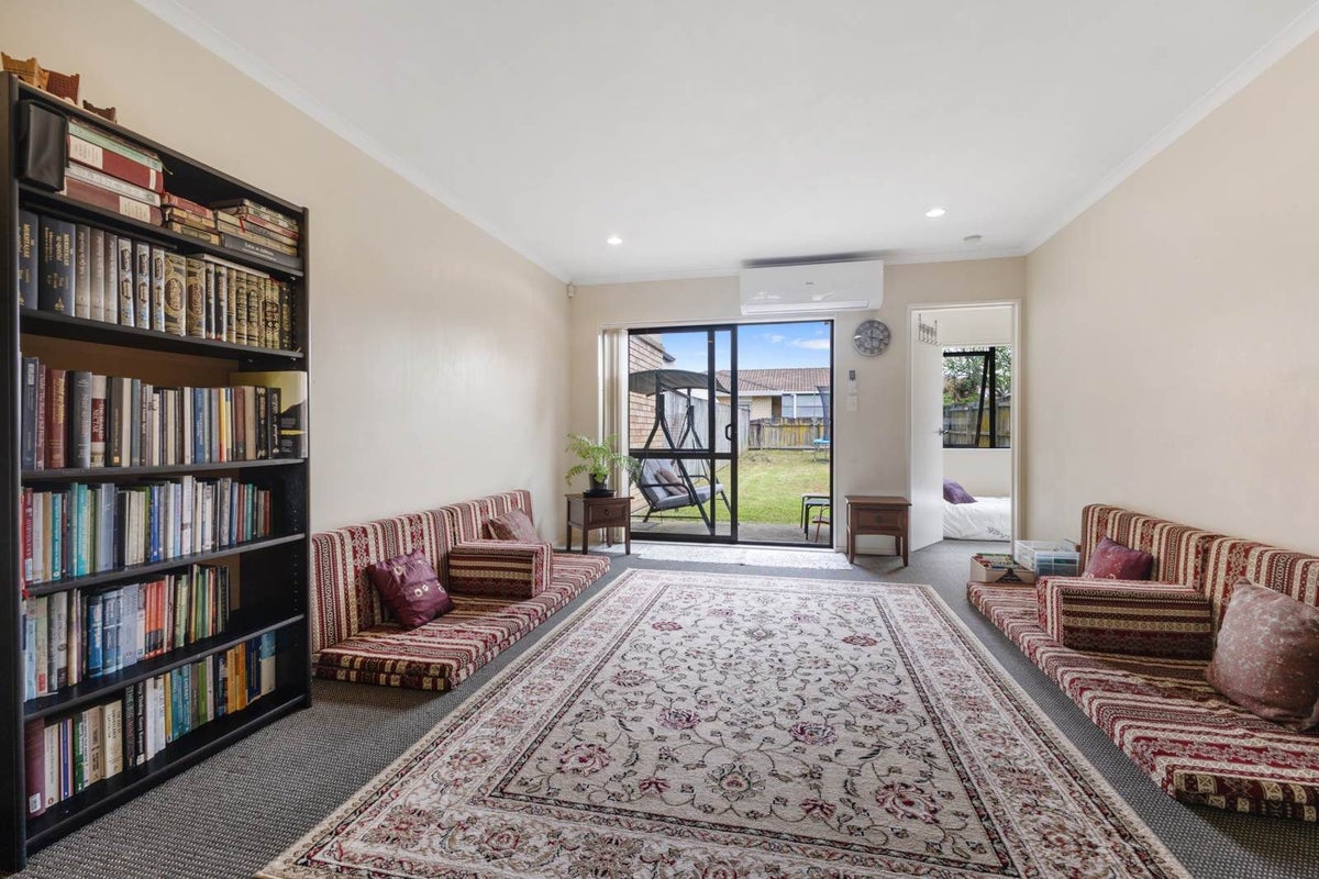 86D Naylors Drive, Mangere, Auckland - Carousel 2
