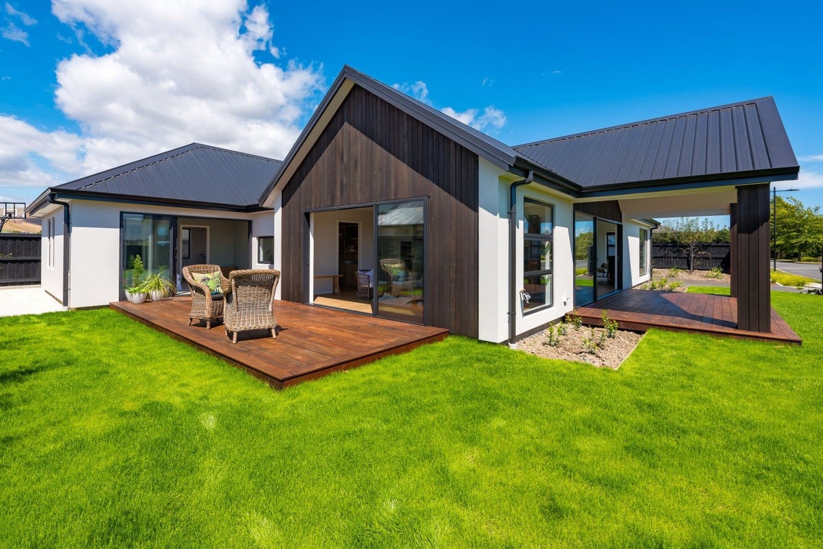 30 Nikau Drive, Redwoodtown, Blenheim - Carousel 2