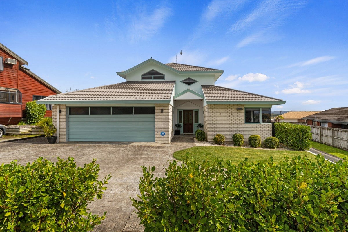 248 Grandview Road, Western Heights, Hamilton - Carousel 2