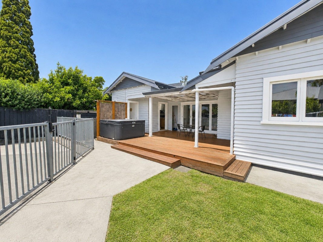 10 Russell Street, Whataupoko, Gisborne - Carousel 14