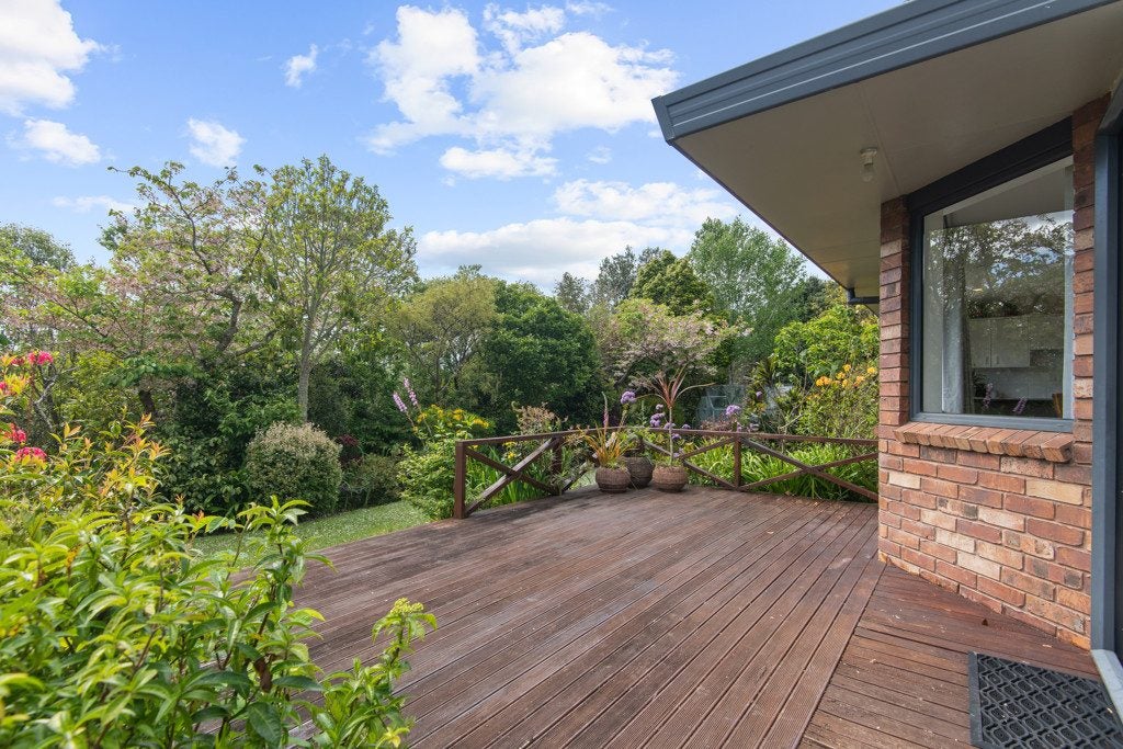 131 Summerhill Drive, Fitzherbert, Palmerston North - Carousel 2