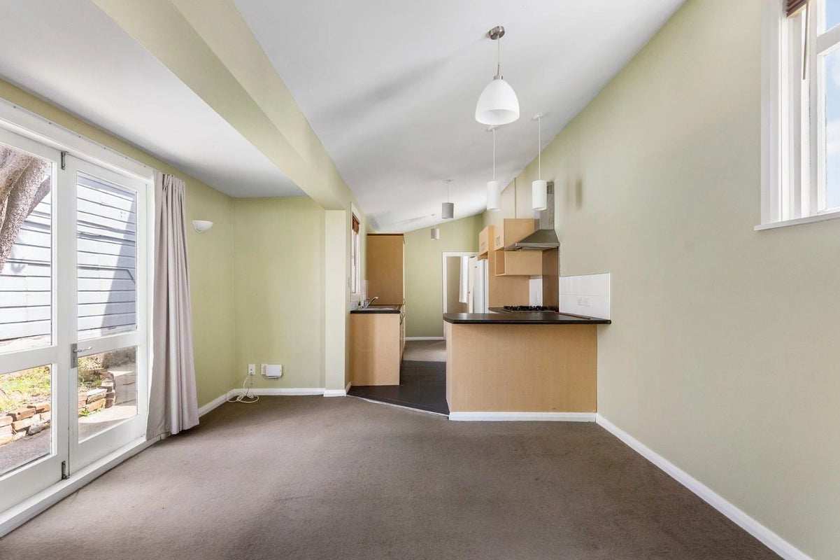 17 Home Street, Mount Victoria, Wellington - Carousel 1