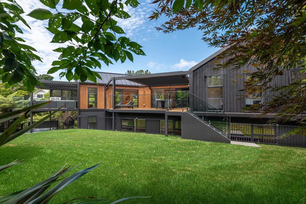 32A Braemar Road, Castor Bay, Auckland - Carousel 2