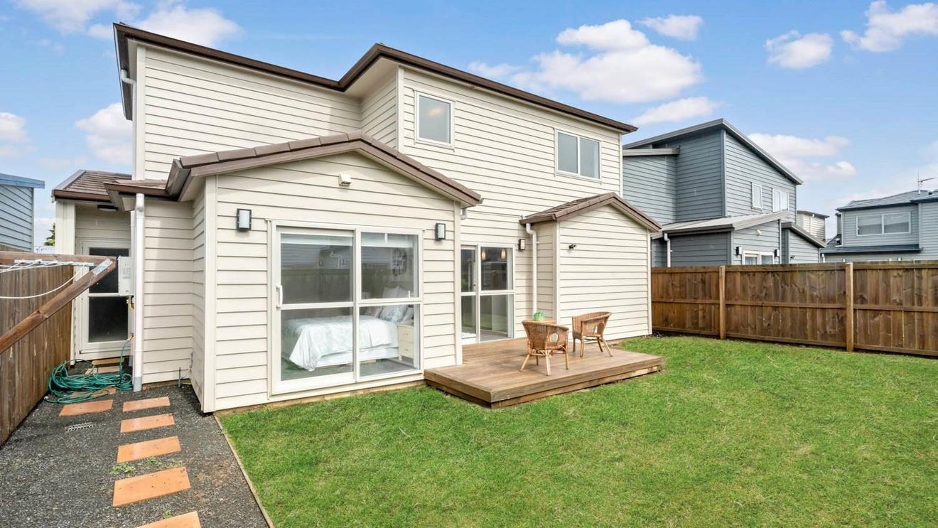 10 Karetai Crescent, Favona, Auckland - Carousel 1
