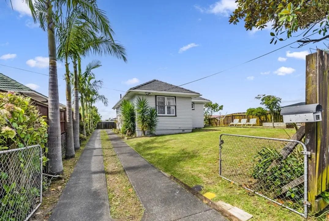 63 Hepburn Road, Glendene, Auckland - Carousel 1