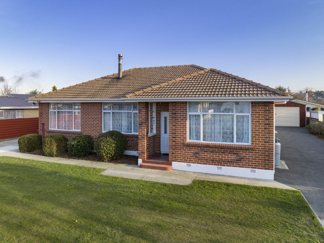11 Balmoral Street, Oamaru North, Oamaru - Carousel 24