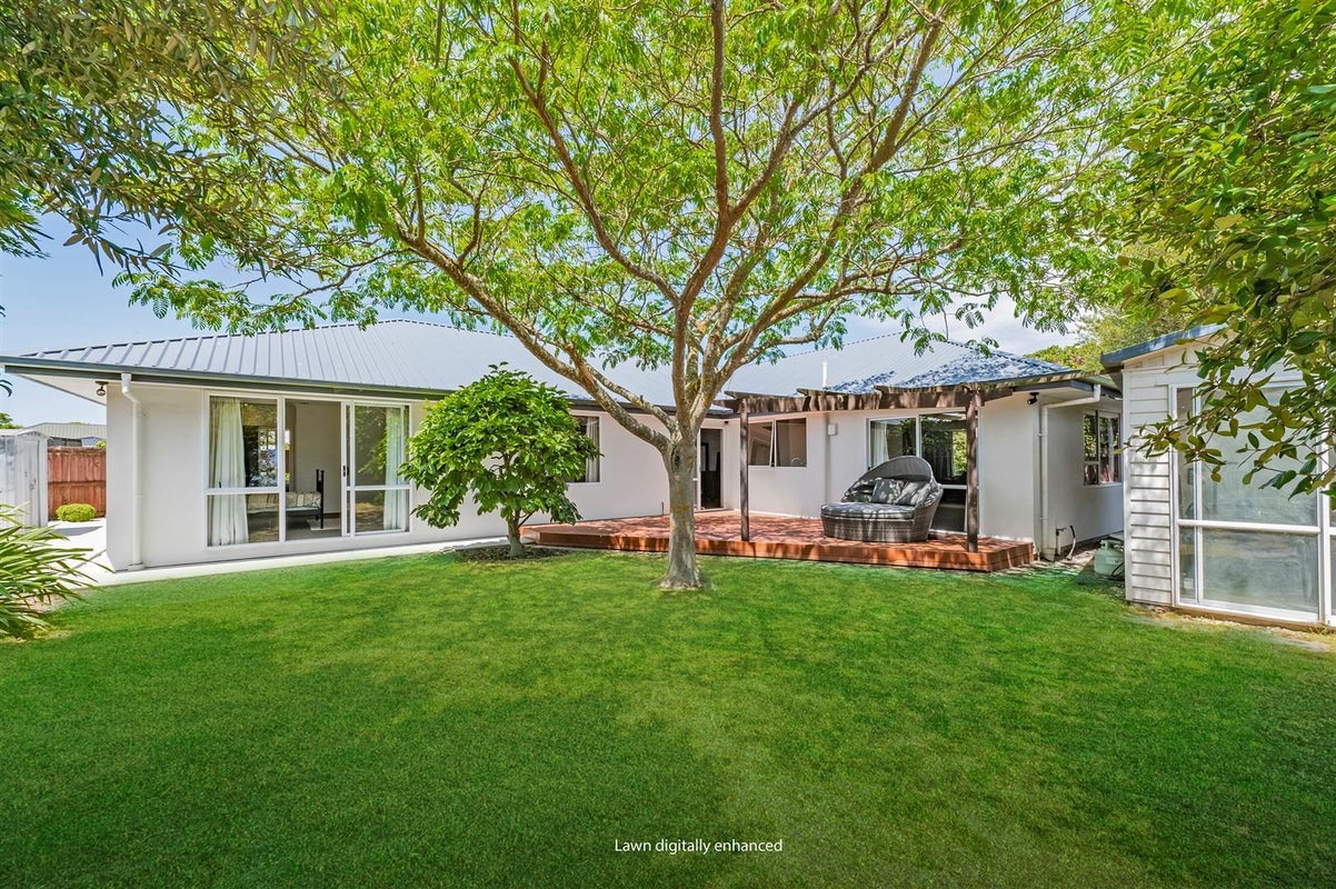 10 Beauford Place, Parklands, Christchurch - Carousel 1