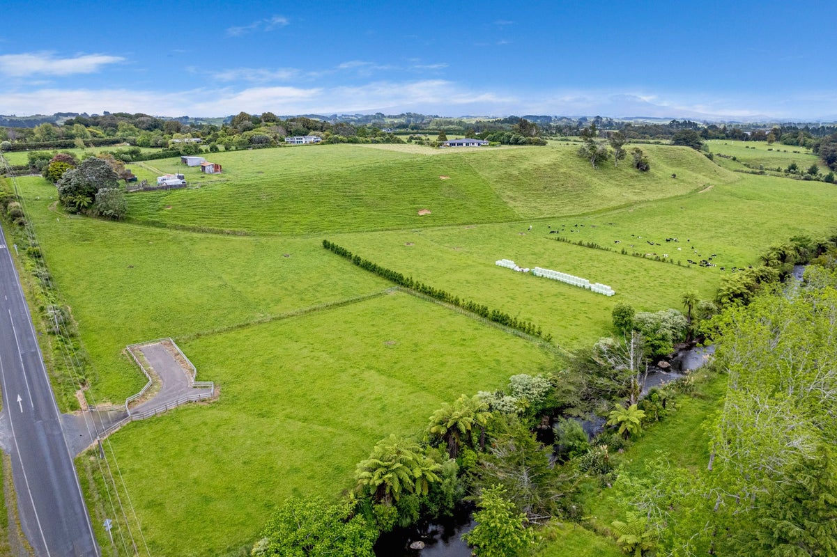 379 Corbett Road, Lepperton, New Plymouth - Carousel 1