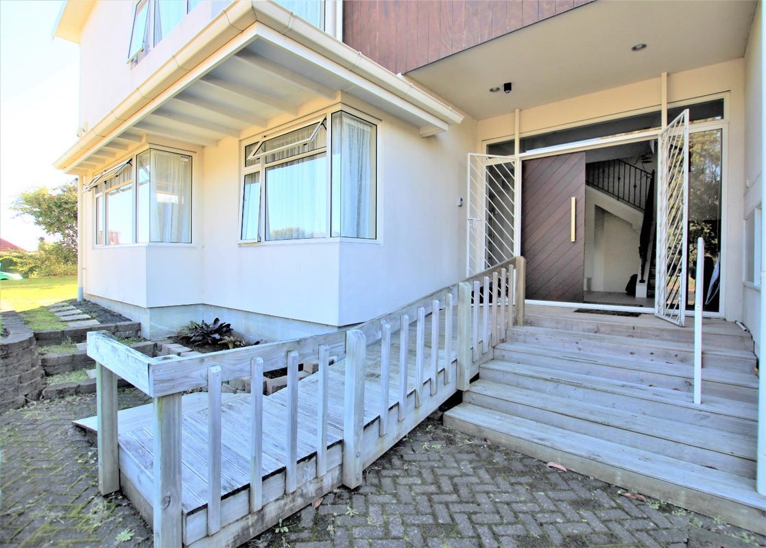 244 Hillsborough Road, Hillsborough, Auckland - Carousel 2