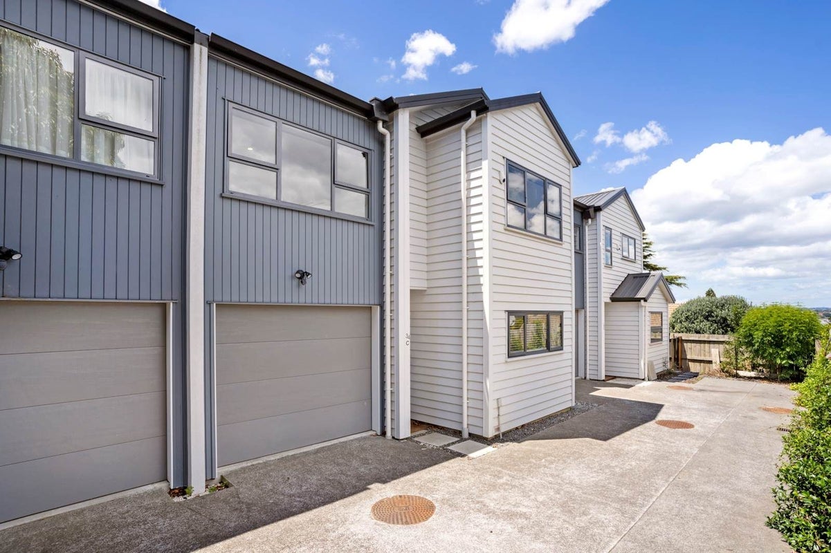 34C Waddell Avenue, Point England, Auckland - Carousel 1