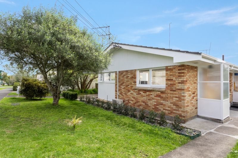 1/35 Brixton Road, Balmoral, Auckland - Carousel 1