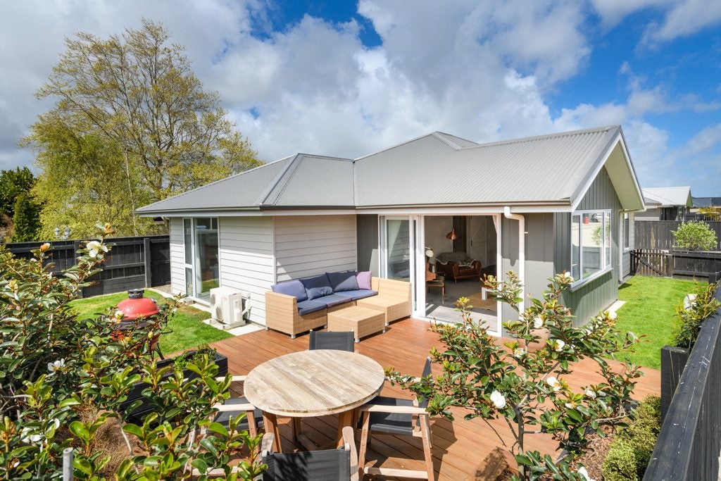1 Ivy Lane, Kelvin Grove, Palmerston North - Carousel 2