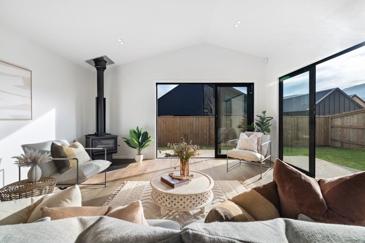 4 Collie Road, Jacks Point, Queenstown - Carousel 1