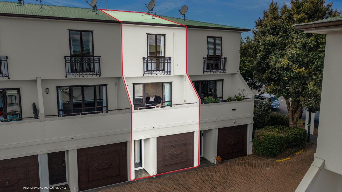 2/25 Rossmay Terrace, Kingsland, Auckland - Carousel 1