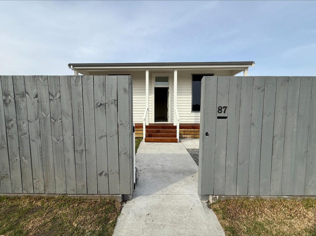 87 Hinau Street, Castlecliff, Whanganui - Carousel 24