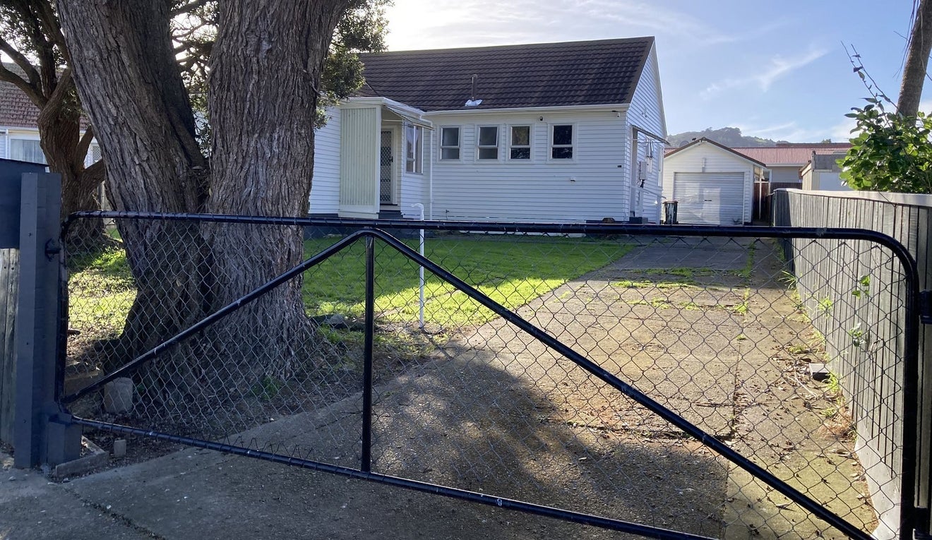 10 Kilmister Grove, Boulcott, Lower Hutt - Carousel 1