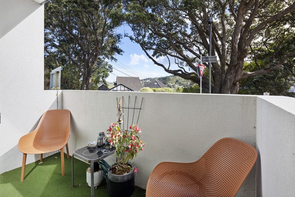 33 Jean Caldwell Way, Island Bay, Wellington - Carousel 2