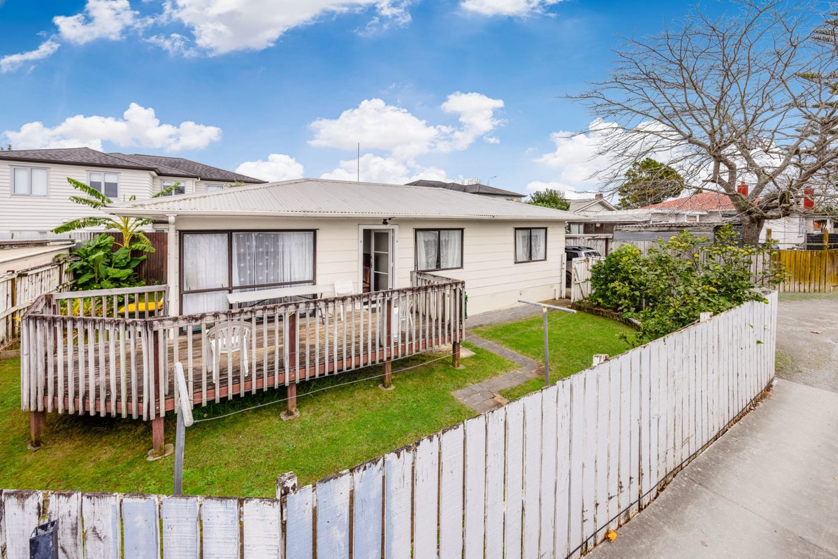 2/187 Buckland Road, Mangere East, Auckland - Carousel 1