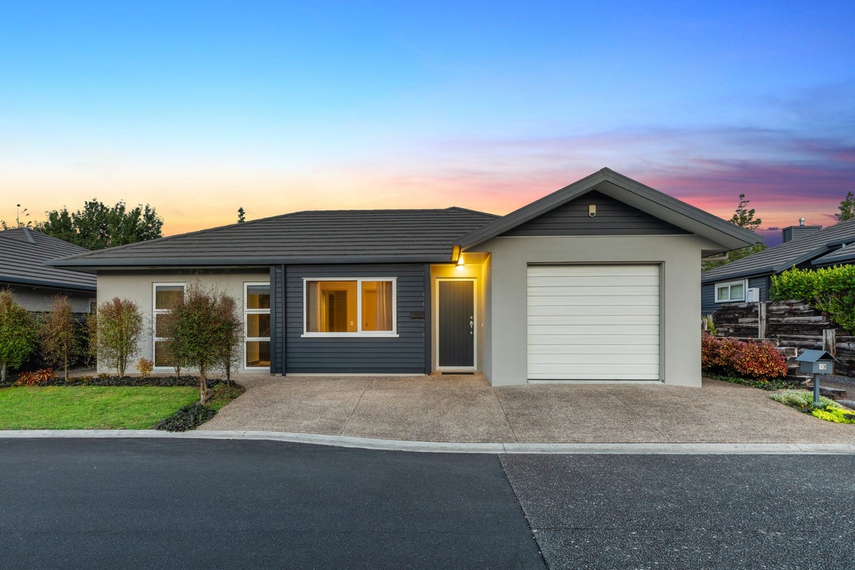 43 Bridgewater Way, Pyes Pa, Tauranga - Carousel 1
