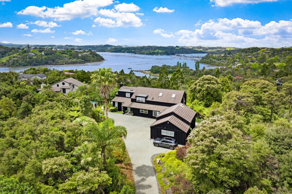 14 Creek Street, Sandspit, Warkworth - Carousel 2