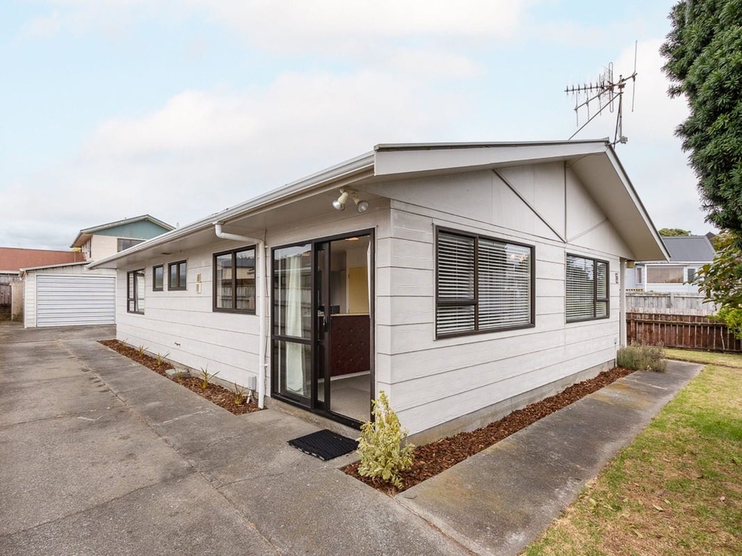 10A ARNOLD GR, Paraparaumu Beach, PARAPARAUMU  - Carousel 1