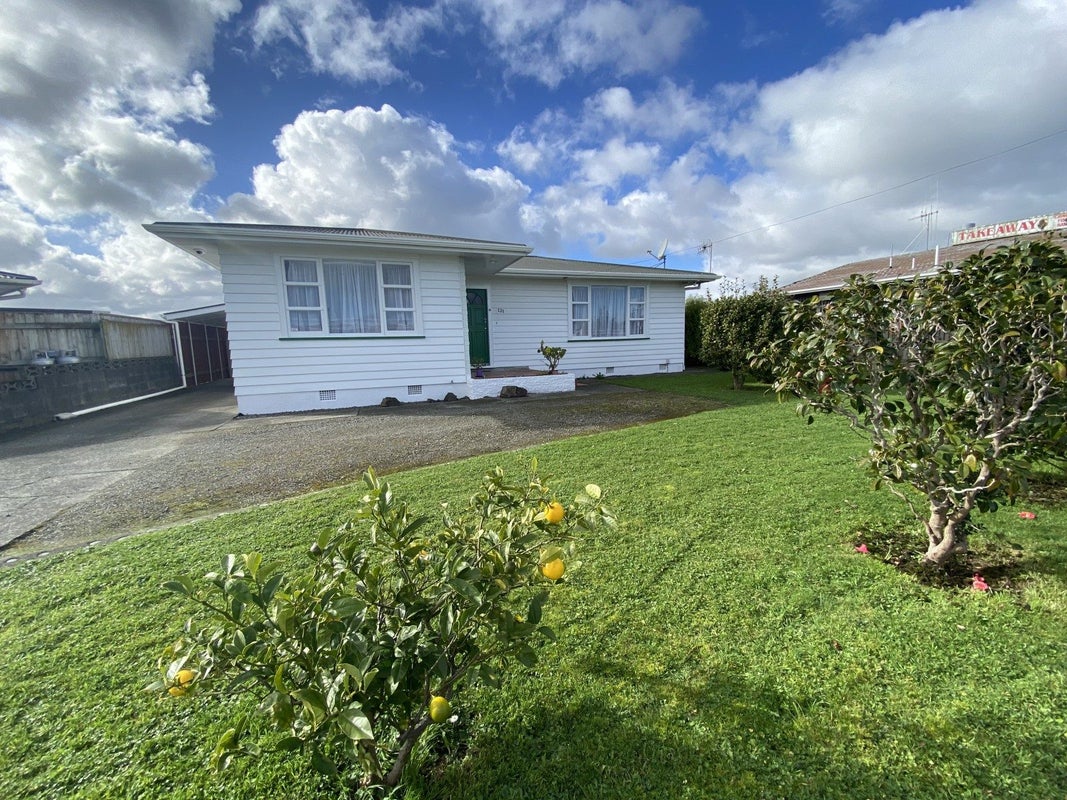 121 Gillespies Line, Cloverlea, Palmerston North - Carousel 1