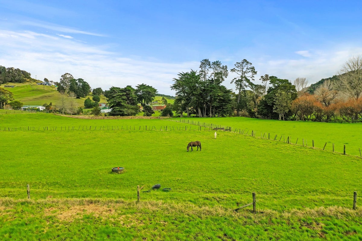 60 Valley View Road, Whangarei - Carousel 37