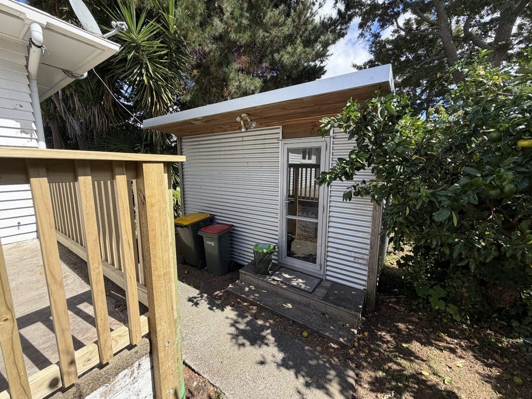9 Dreadon Road, Manurewa, Auckland - Carousel 2