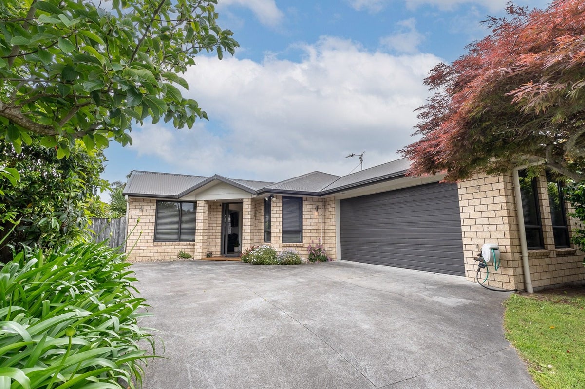 50 Cate Road, Rototuna North, Hamilton - Carousel 1