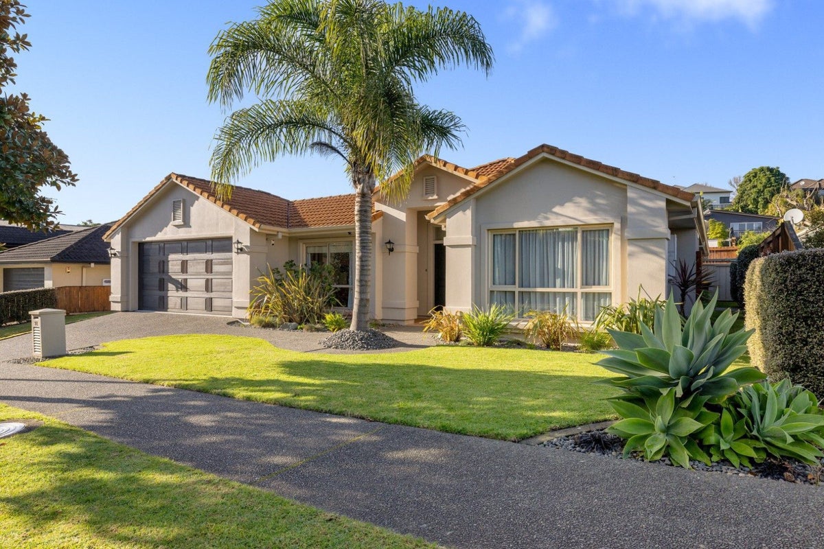 92 Westmorland Rise, Bethlehem, Tauranga - Carousel 1