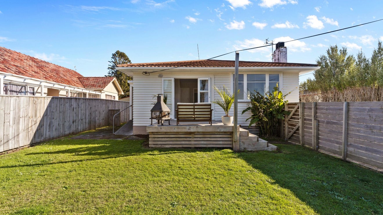 452 Carrington Street, Upper Vogeltown, New Plymouth - Carousel 1
