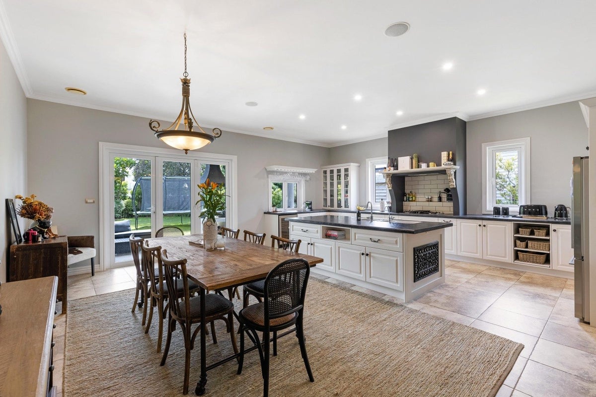6 Carlton Avenue, Palmerston North, Palmerston North - Carousel 2