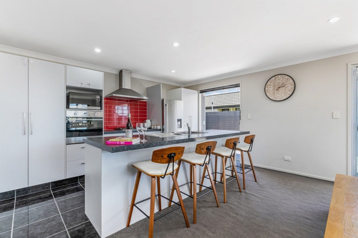 39 Sunningdale Street, Wattle Downs, Auckland - Carousel 2