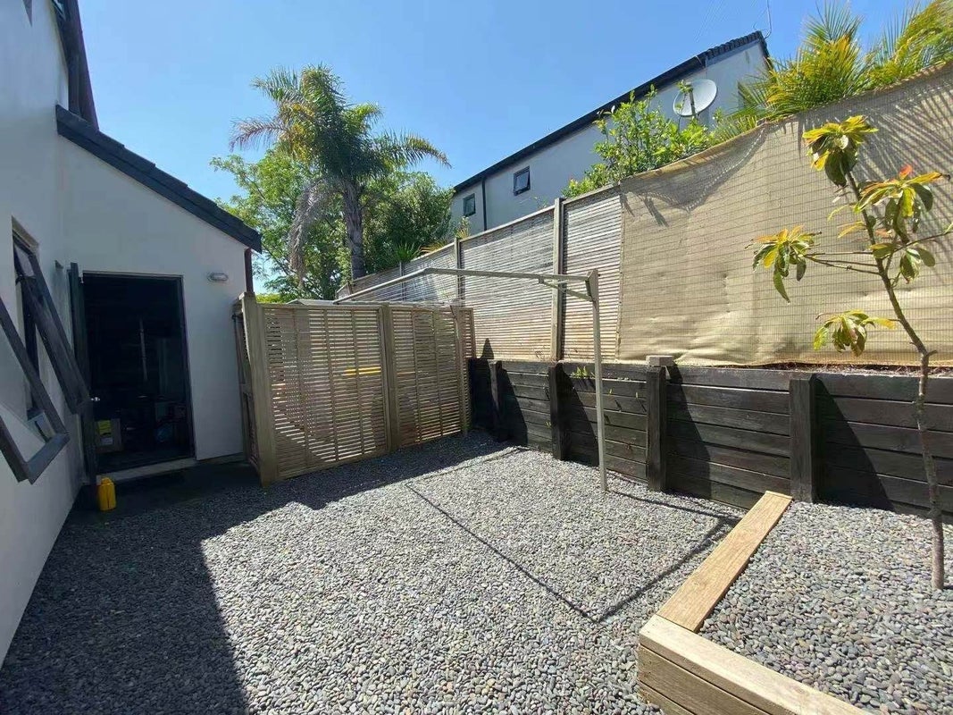 2/48 Schnapper Rock Road, Schnapper Rock, Auckland - Carousel 2