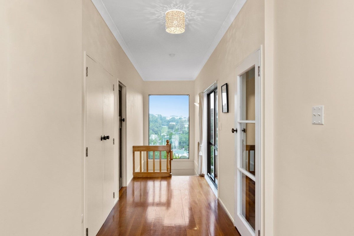 19 Guys Hill Road, Hospital Hill, Napier - Carousel 2