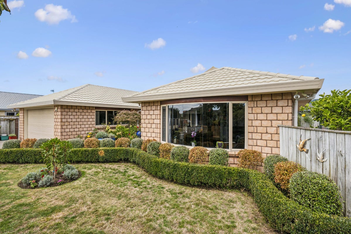 35 Holcombe Drive, Paraparaumu - Carousel 25