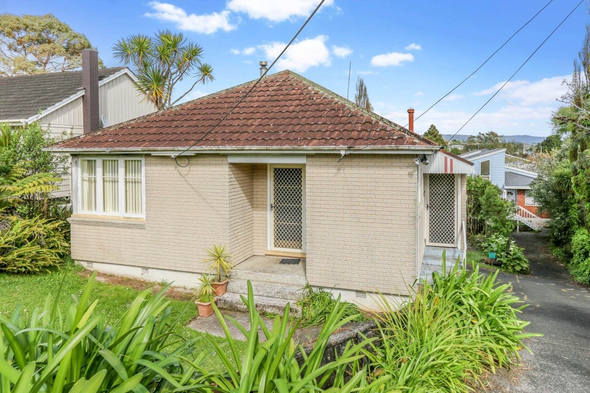 33 Captain Scott Road, Glen Eden, Auckland - Carousel 1